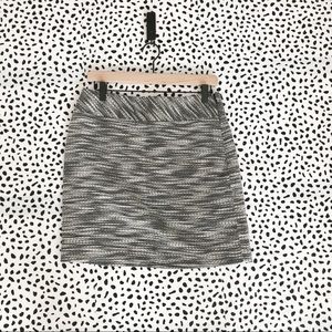 LOFT tweed-like black and white skirt. Size 6